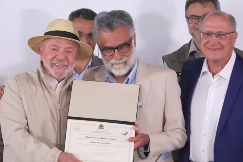 SindCT entrega ofício ao presidente Lula e solicita audiência com o Fórum de C&T